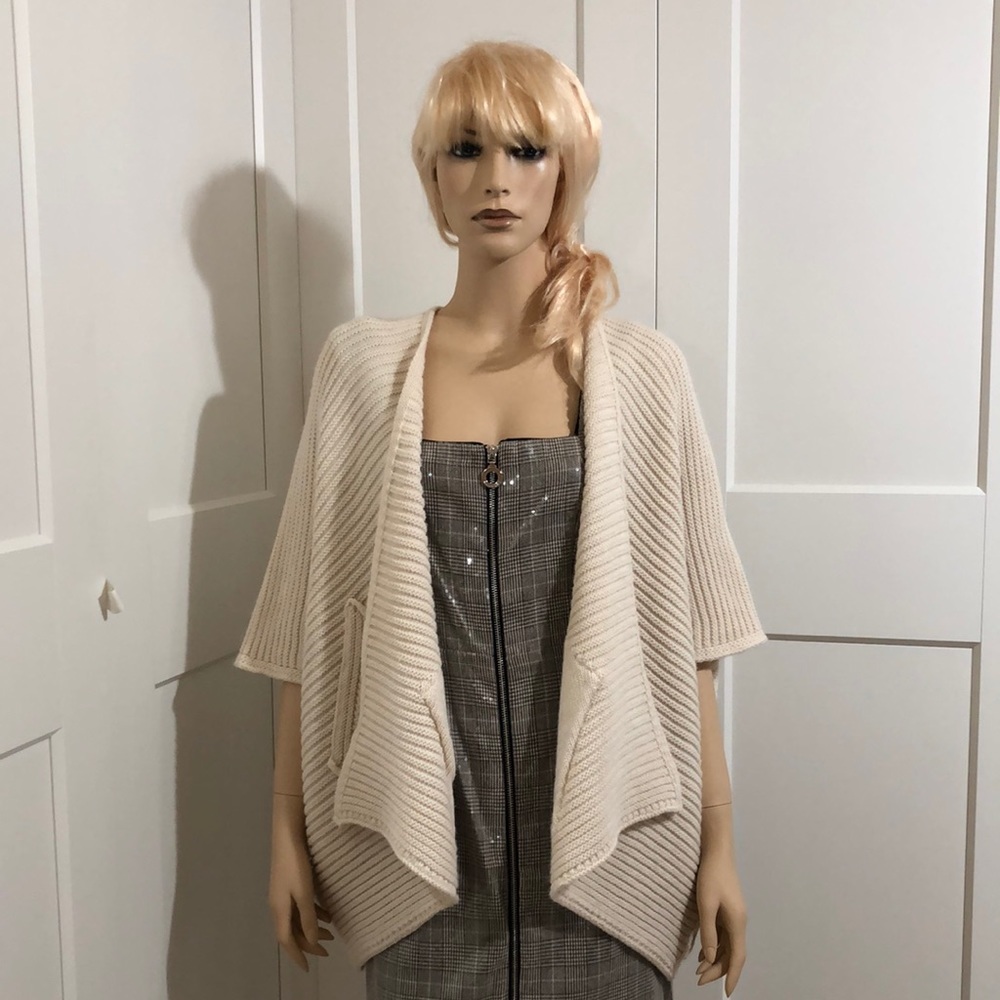 Beautiful Cocogio Made in Italy Cream Open Style Sweater - OSFM